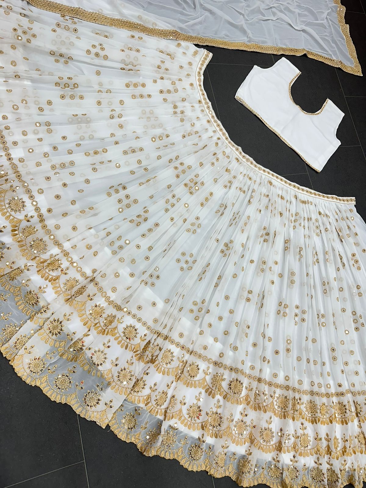 Buy White Lehenga Cholis Online at Best Prices In India - Joshindia