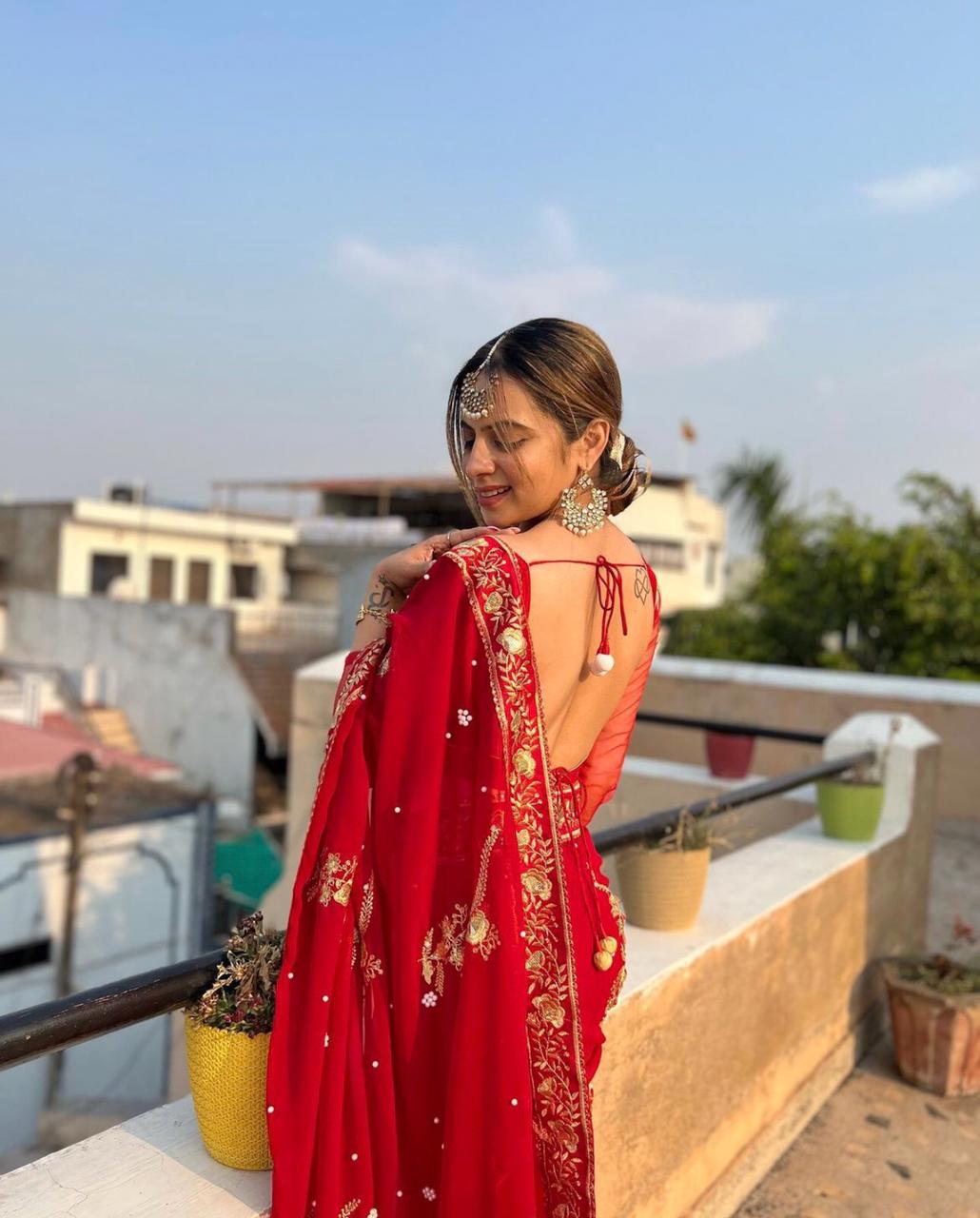 Beauty of Saree - Bong Girl Naina in Red Saree | Facebook