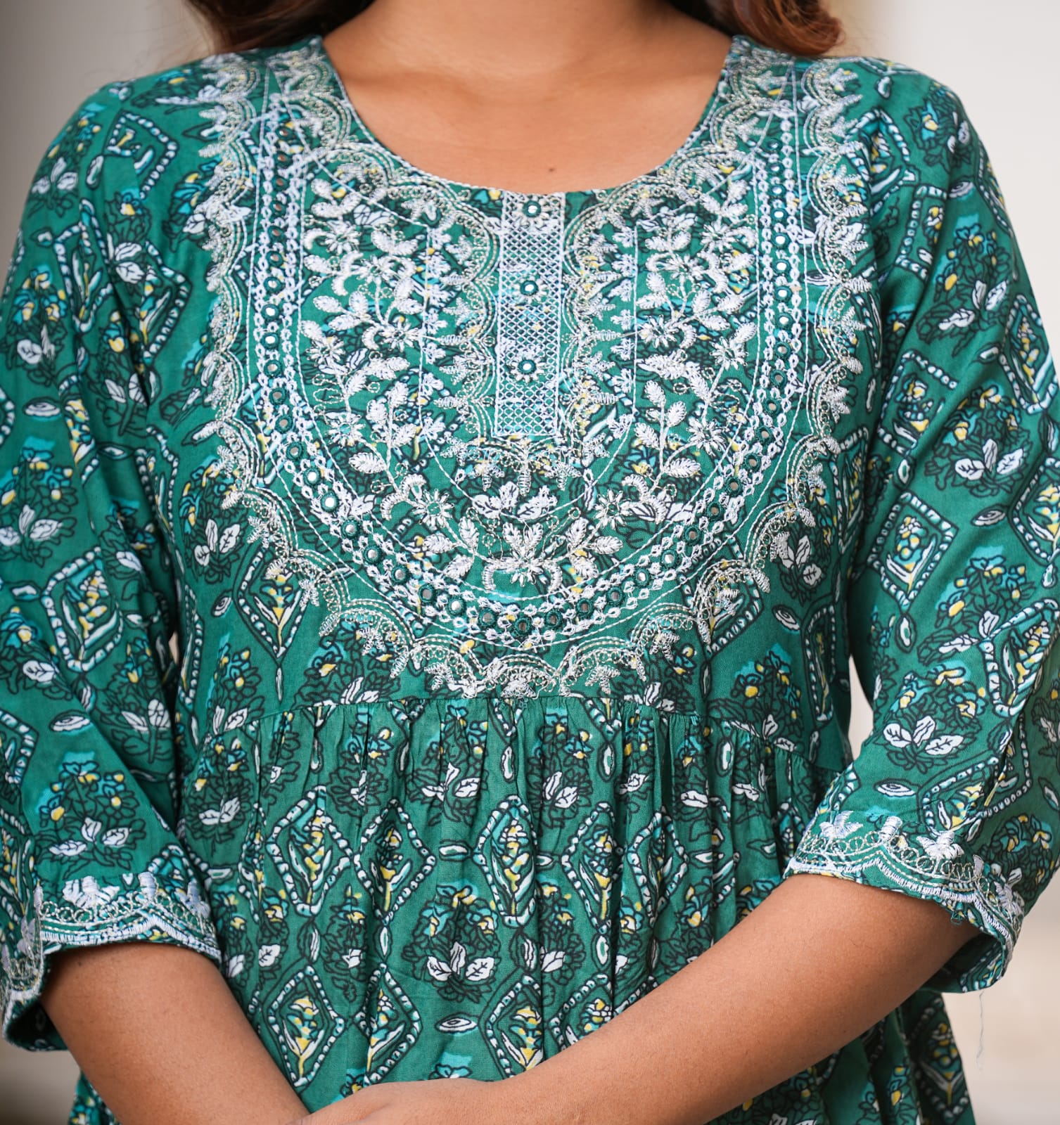 Buy Trendy Green Kurtas Online in India - Joshindia