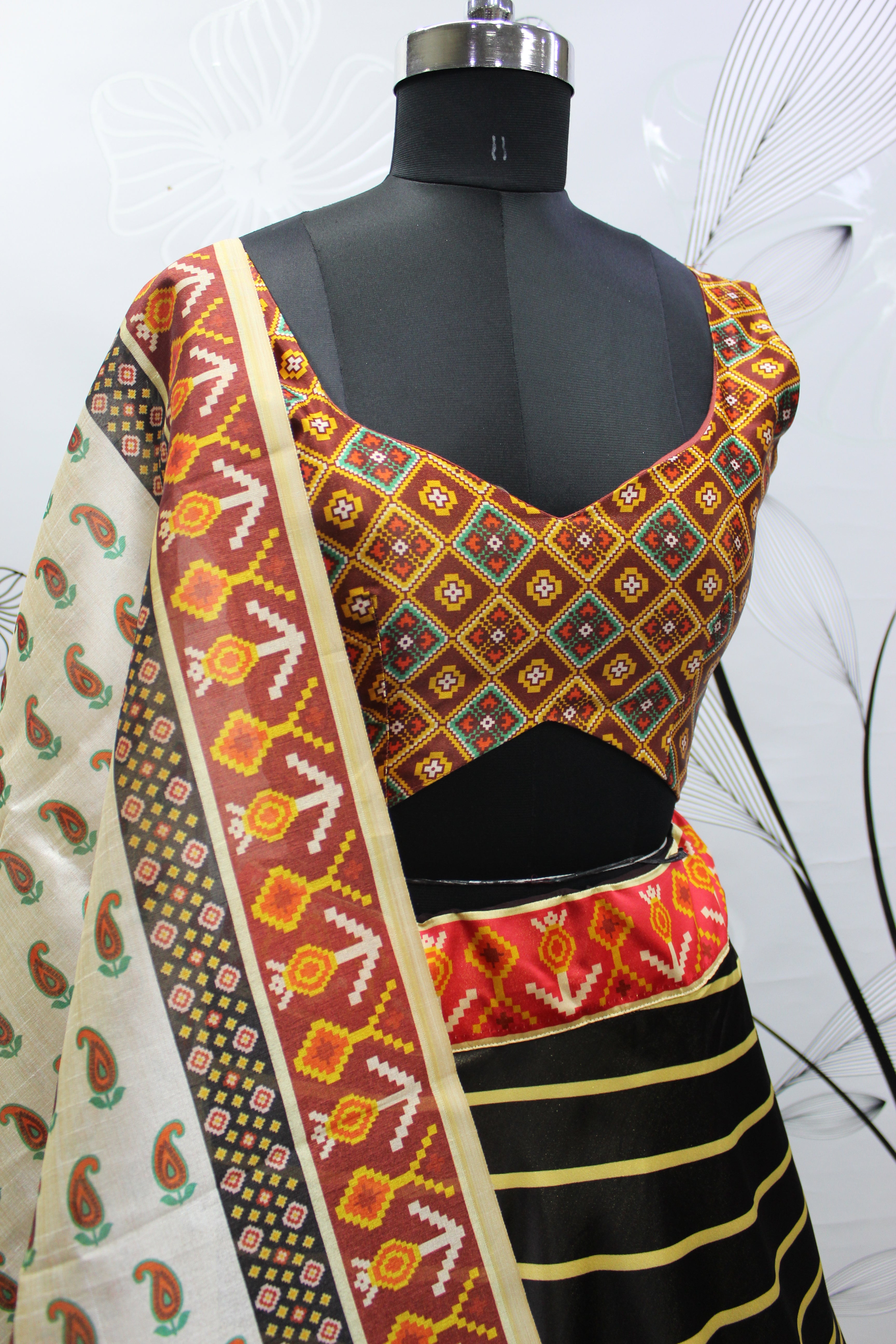 Blouse design || Banarasi Blouse Designs || Silk Blouse/Brocade Blouse/Neck  design | Blouse design || Banarasi Blouse Designs || Silk Blouse/Brocade  Blouse/Neck design Latest Blouse Designs @KriTi Fashion designer @KuMuD  Fashion design... |