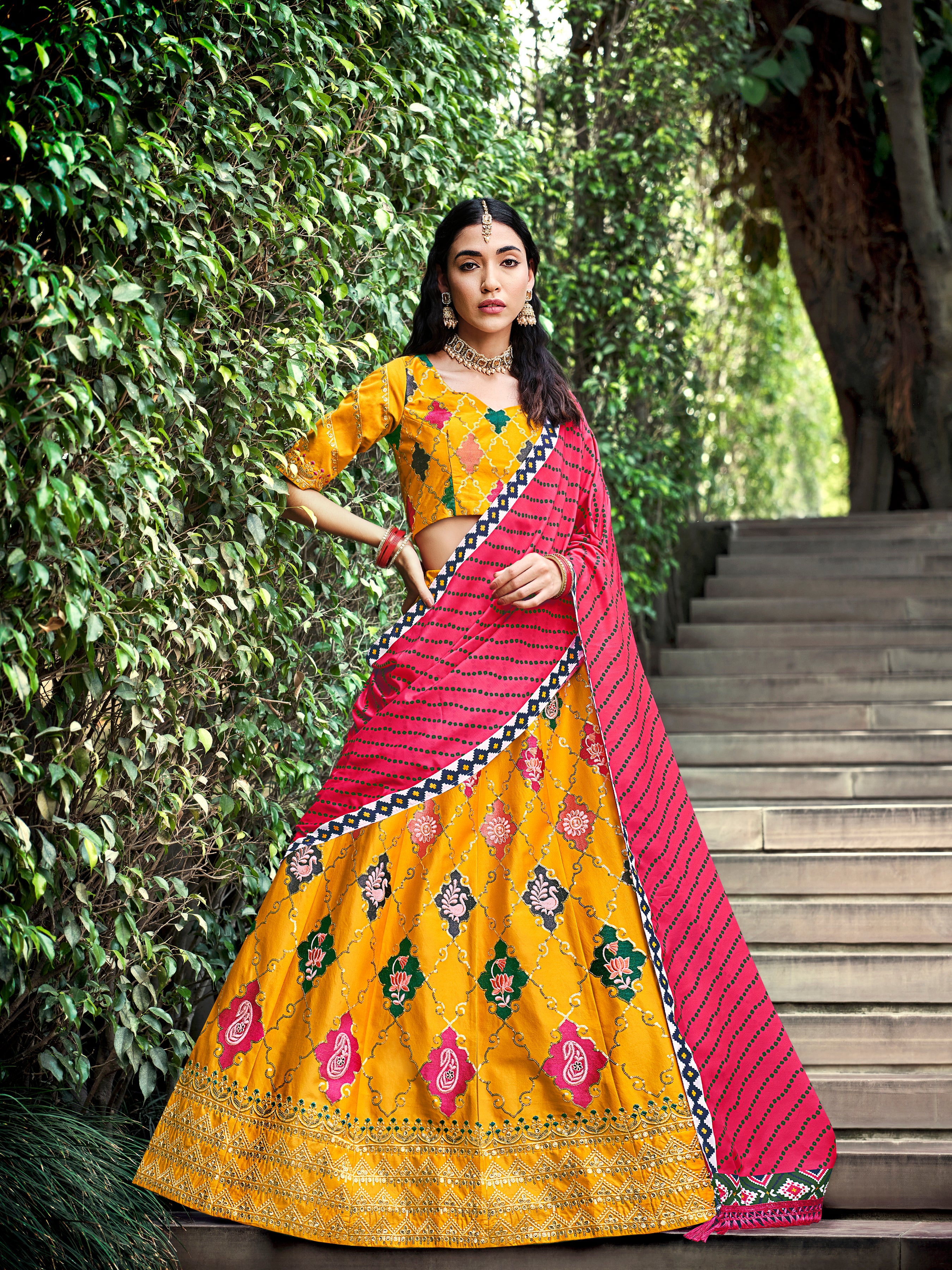 Embroidered Party Wear Girls Designer Lehenga Choli at Rs 1475/piece in  Delhi
