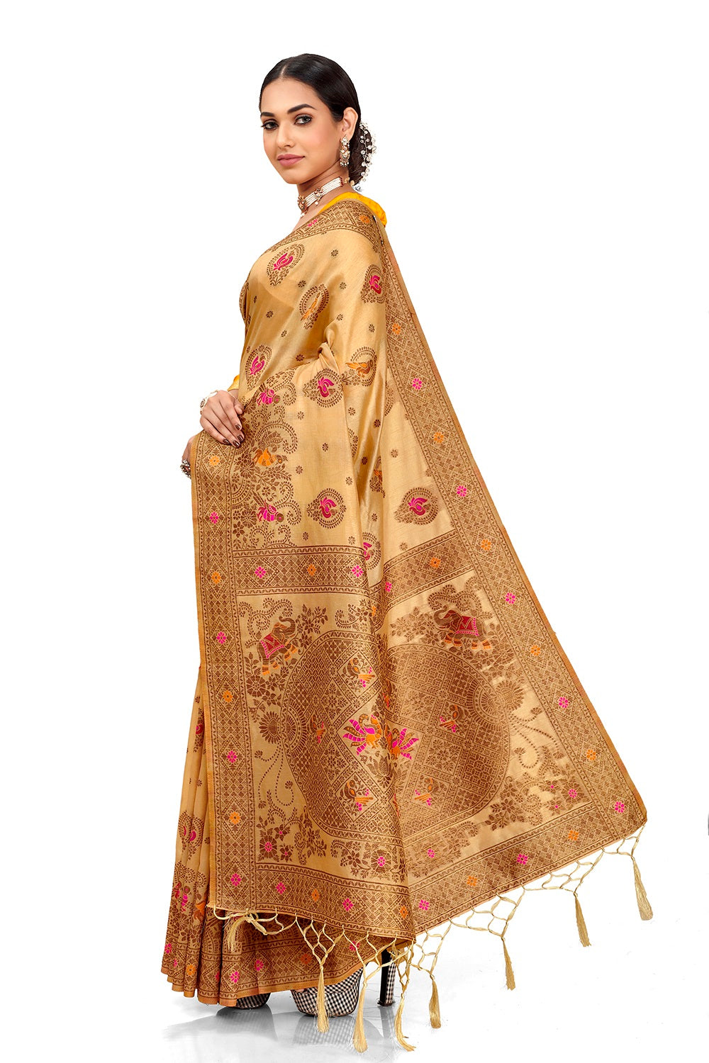 Attractive silk saree for wedding buy now - Joshindia