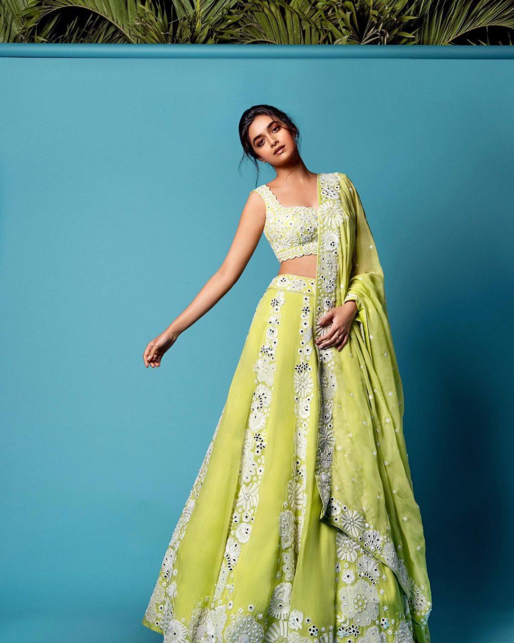 Luxury Designer Green Bridal Lehenga Choli Online USA Dubai London – Sunasa